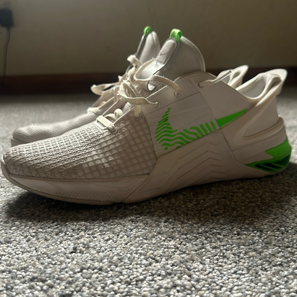 Nike Metcon 8, size 11 Men's, white and green
